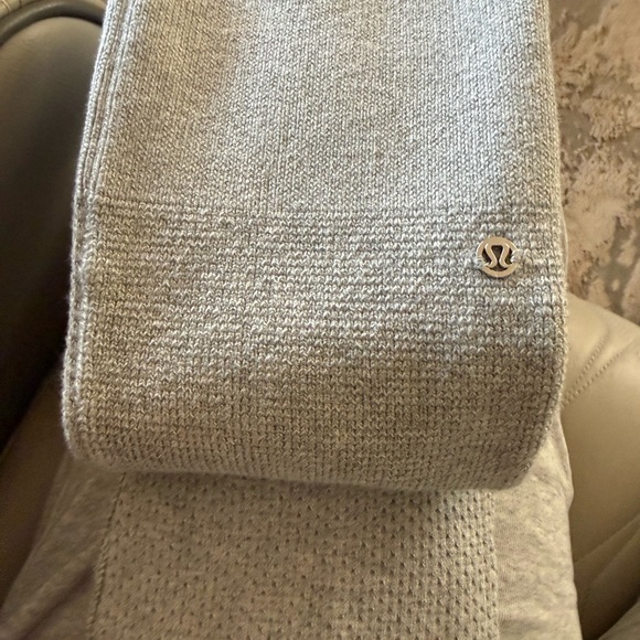 LULULEMON GRAY LEG WARMERS (NWOT) - Picture 5 of 10